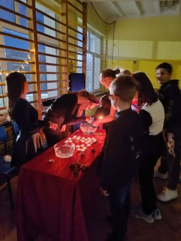 b_1024_768_0_00_images_2023_2024_SU_Andrzejki_407203136_813477397246877_7868866230669903241_n